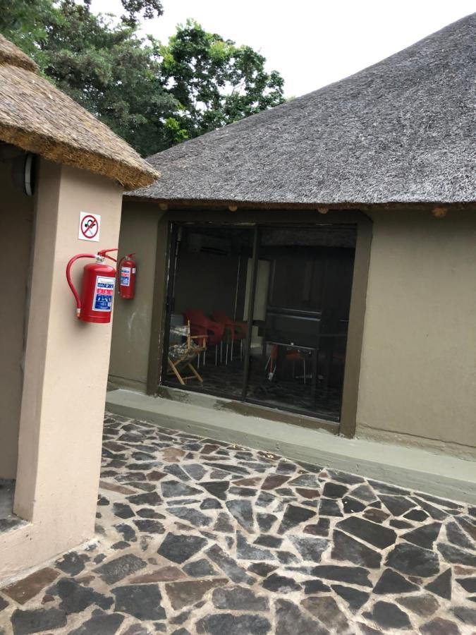 Lehae Lodge Acornhoek Extérieur photo