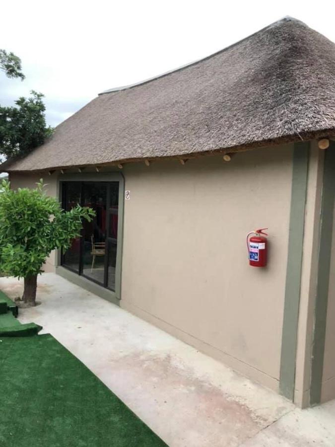 Lehae Lodge Acornhoek Extérieur photo